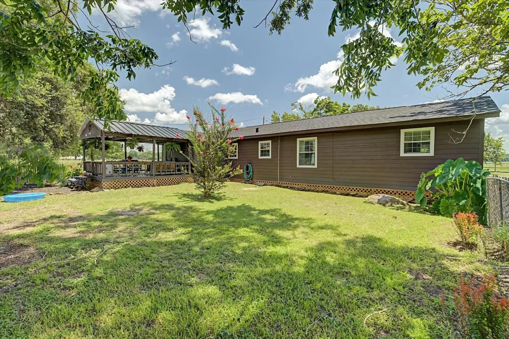 384 County Road 2046 Hull, TX 77564