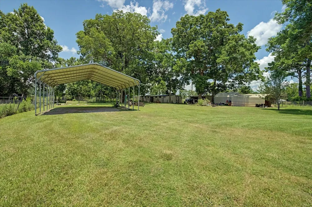 384 County Road 2046 Hull, TX 77564