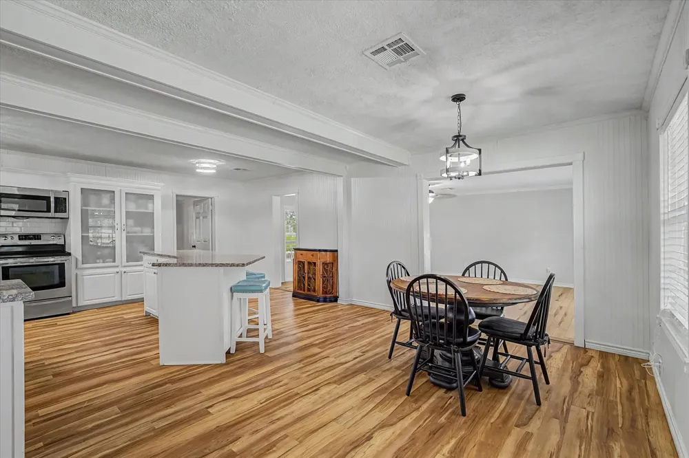 384 County Road 2046 Hull, TX 77564
