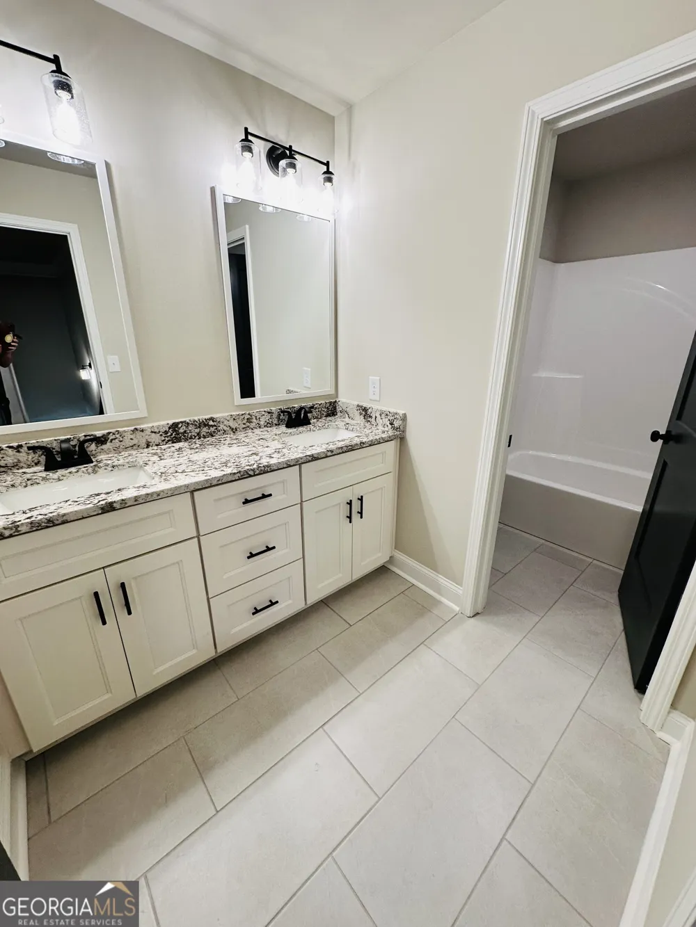 717 Lindsey Brooke TRCE Bonaire, GA 31005