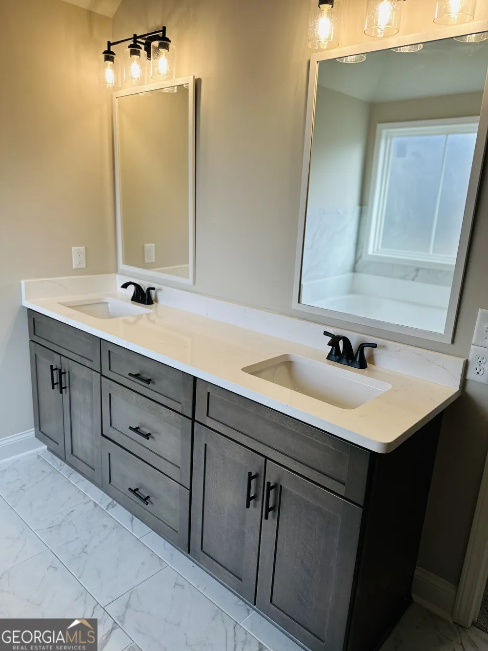 717 Lindsey Brooke TRCE Bonaire, GA 31005