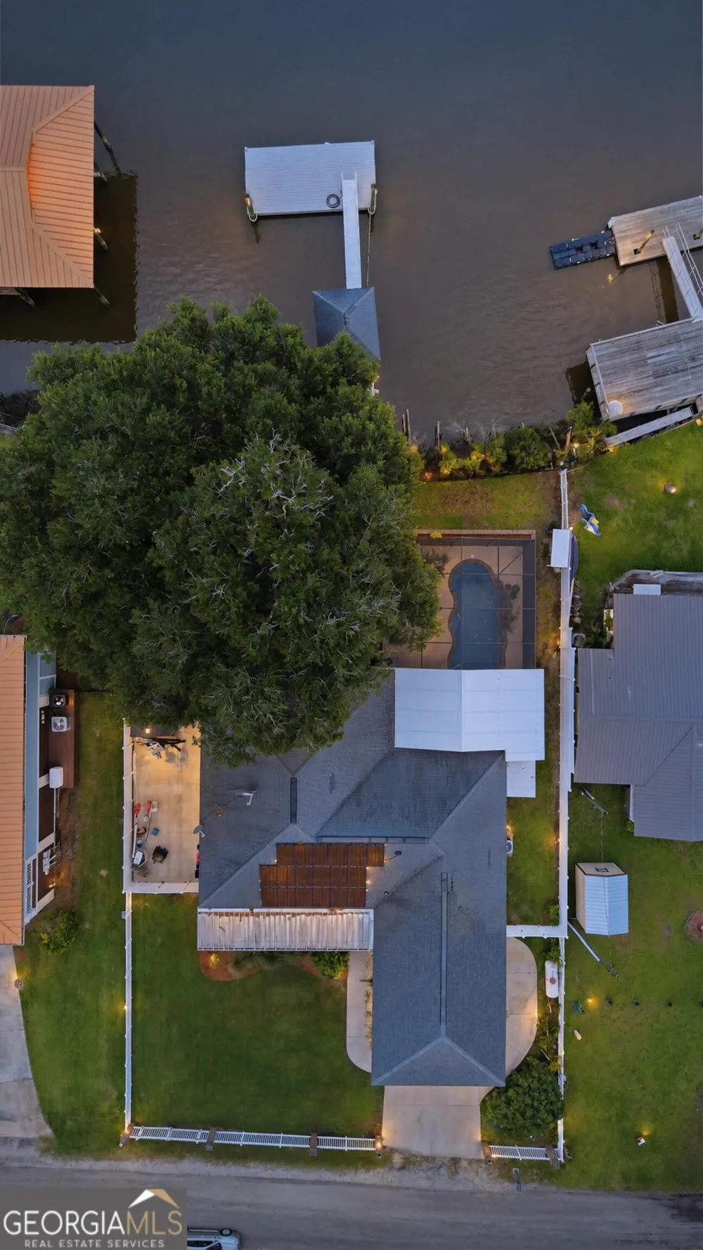 543 E 1st ST Midway, GA 31320