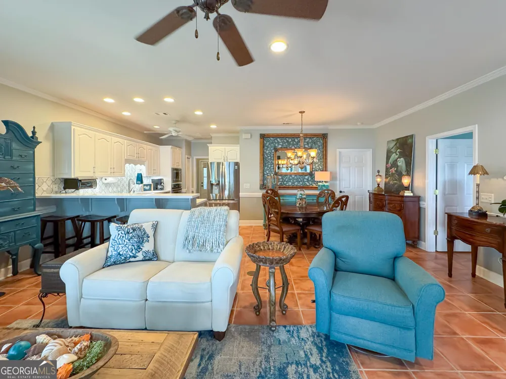 543 E 1st ST Midway, GA 31320