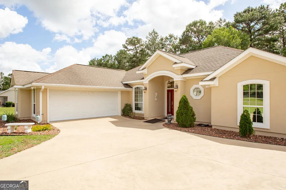2506 Lejuene RD Waycross, GA 31501