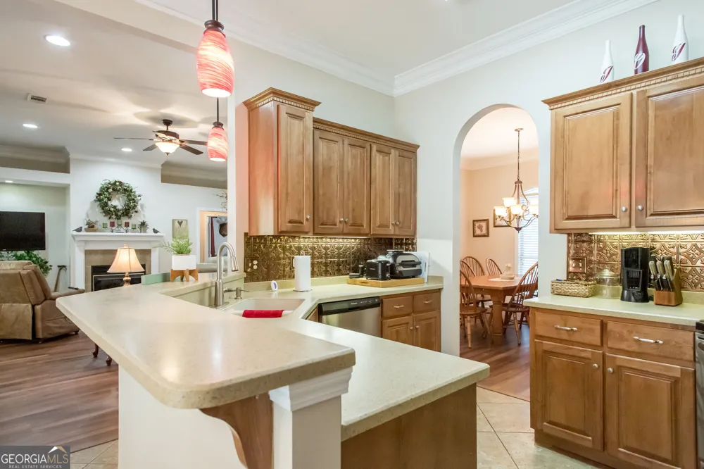 2506 Lejuene RD Waycross, GA 31501