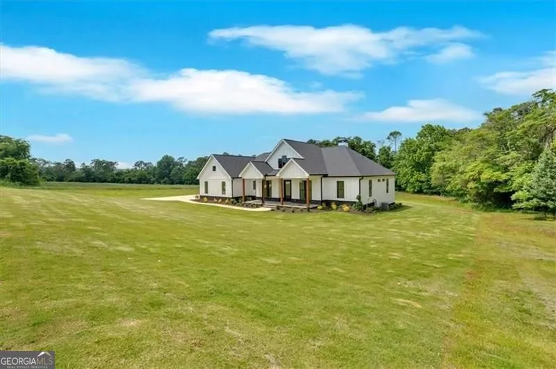 300 Eminence Peak Rydal, GA 30171
