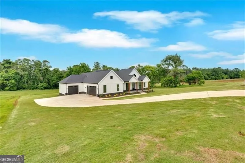 300 Eminence Peak Rydal, GA 30171