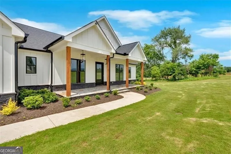 300 Eminence Peak Rydal, GA 30171