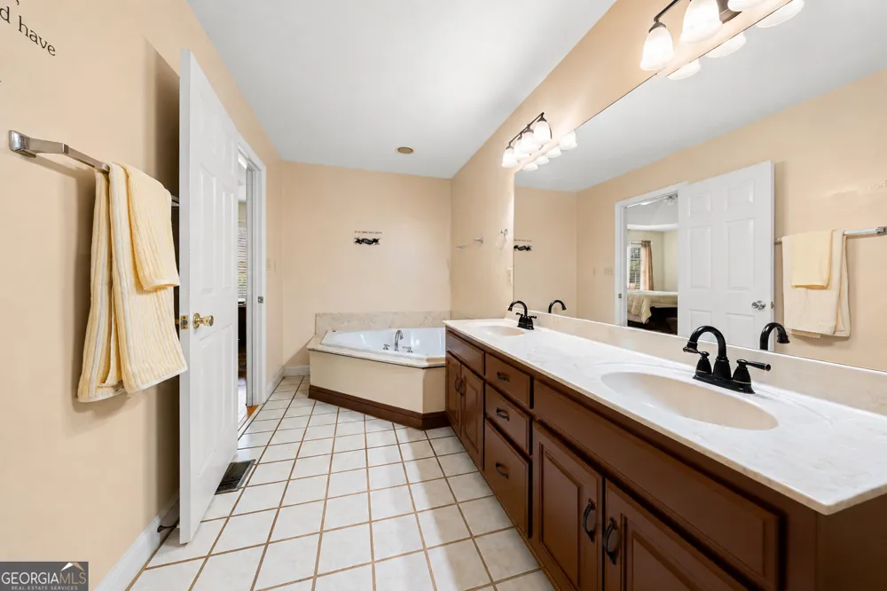 81 Valley RD Colbert, GA 30628