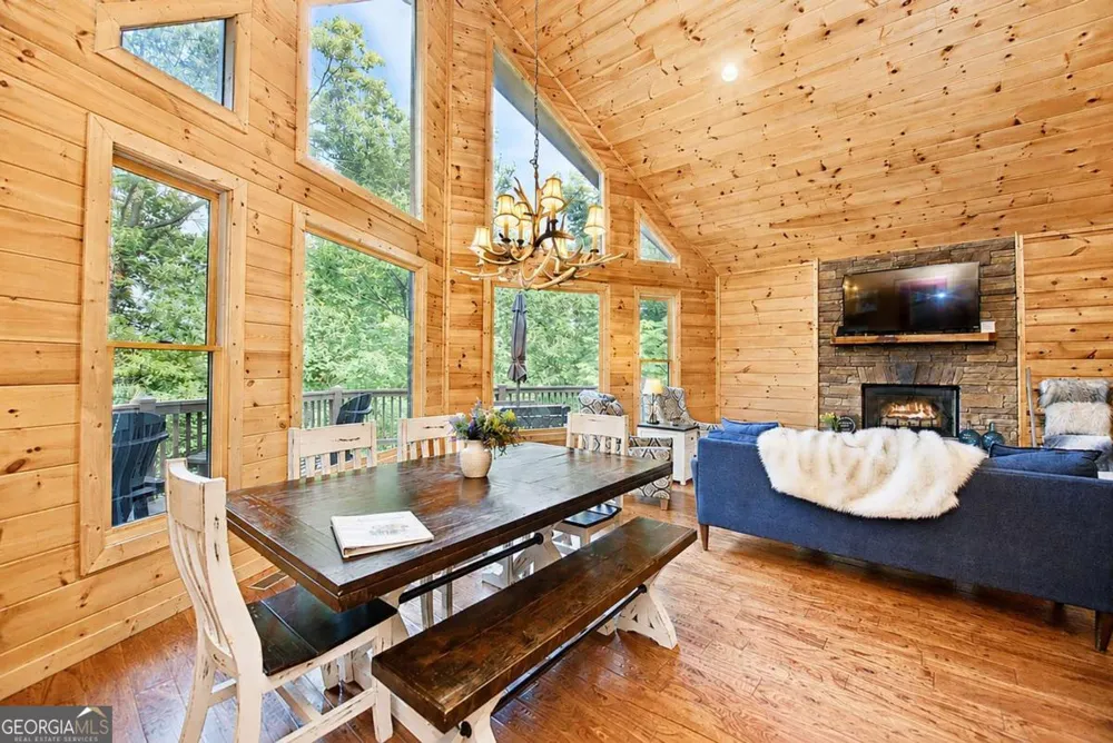 901 Stuart Mountain RD Mineral Bluff, GA 30559