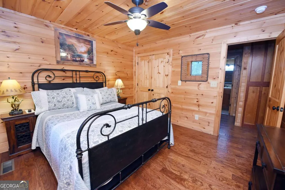 901 Stuart Mountain RD Mineral Bluff, GA 30559