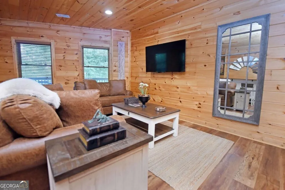 901 Stuart Mountain RD Mineral Bluff, GA 30559