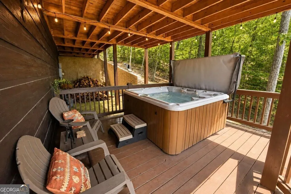 901 Stuart Mountain RD Mineral Bluff, GA 30559