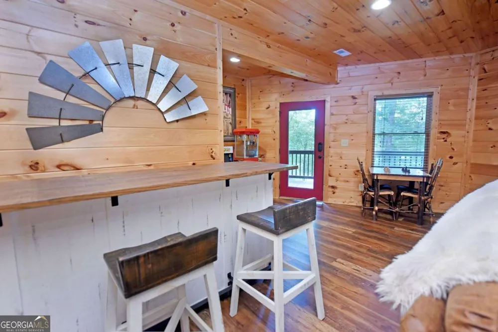 901 Stuart Mountain RD Mineral Bluff, GA 30559