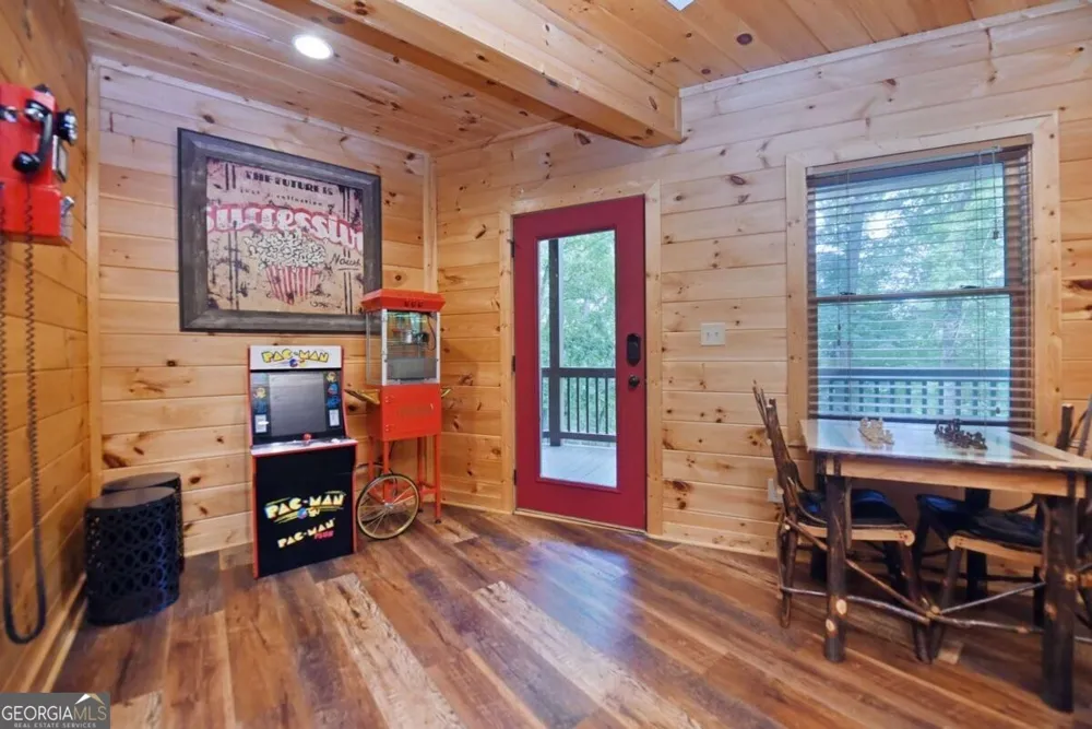 901 Stuart Mountain RD Mineral Bluff, GA 30559