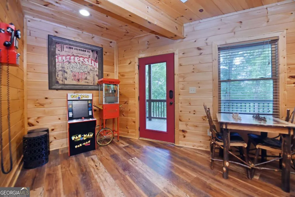 901 Stuart Mountain RD Mineral Bluff, GA 30559