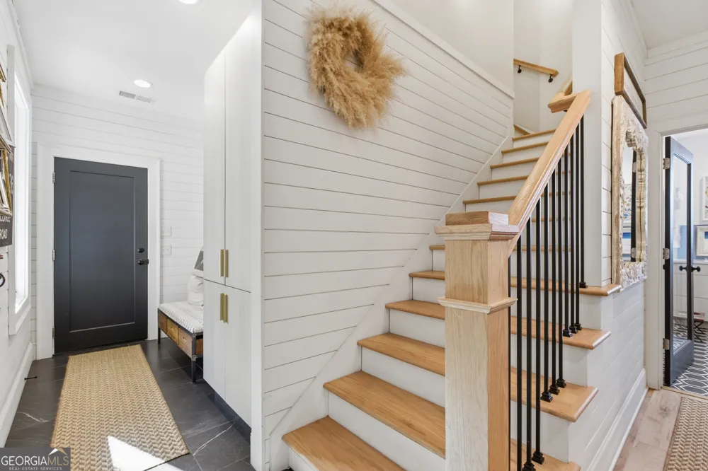 1198 N Edgewater TRL Toccoa, GA 30577