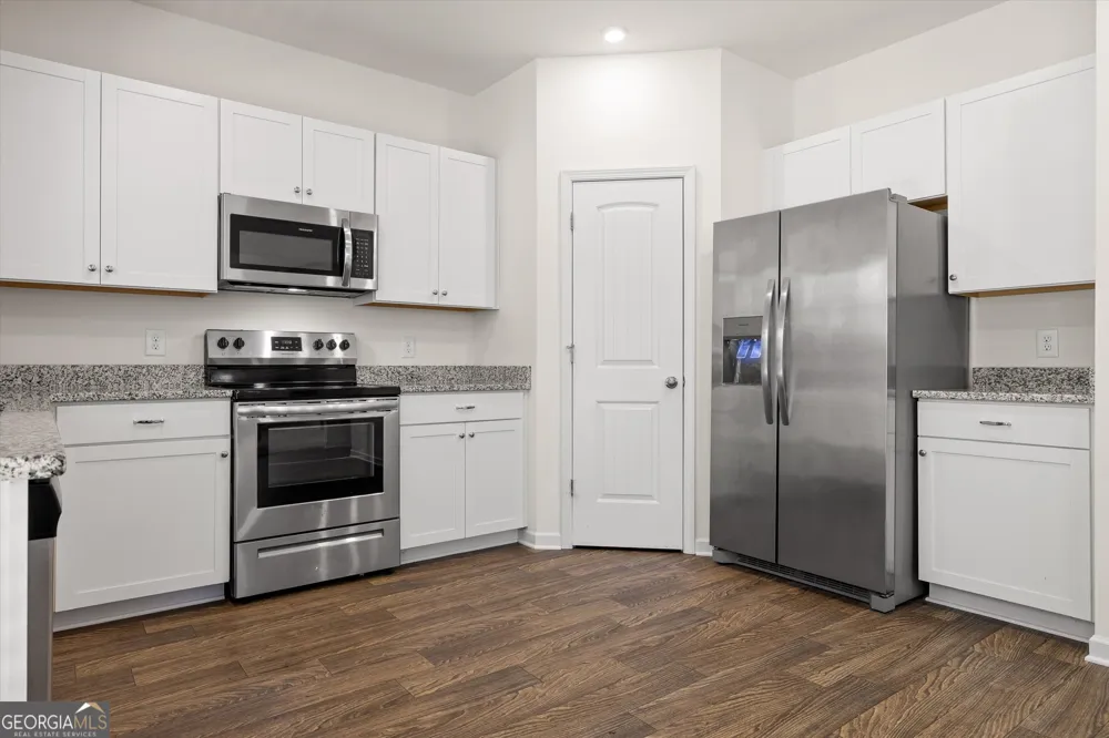 637 Collington CIR Dalton, GA 30721