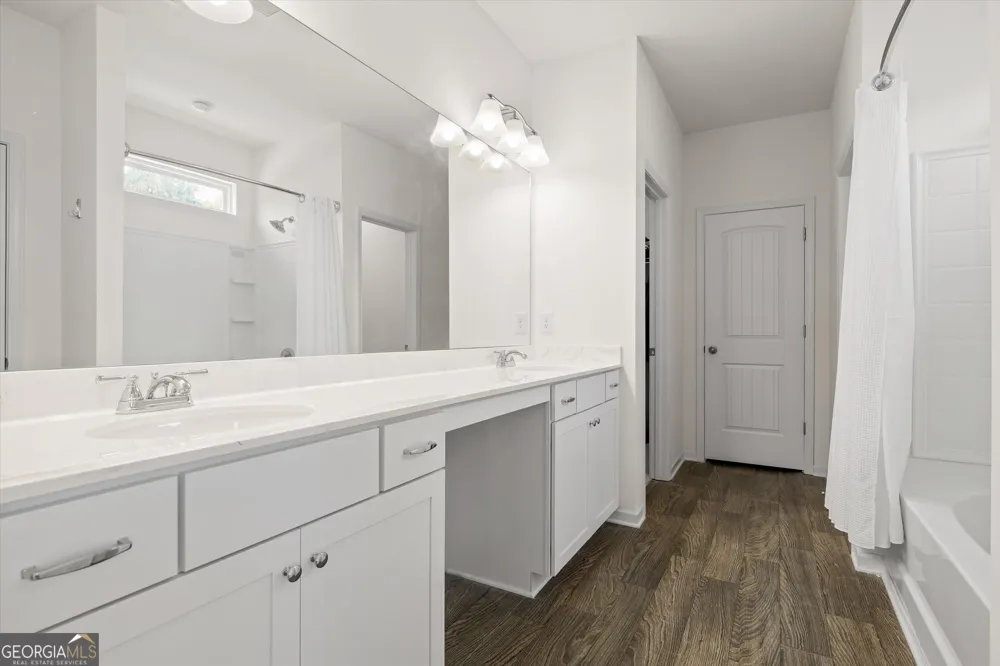 637 Collington CIR Dalton, GA 30721