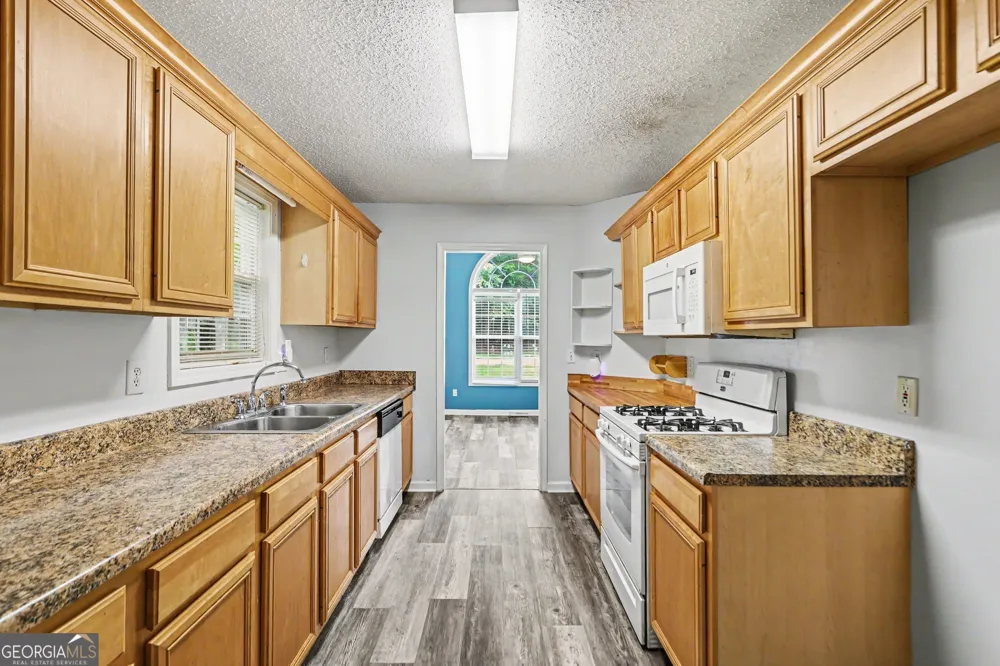 4890 Cordero CT Winston, GA 30187