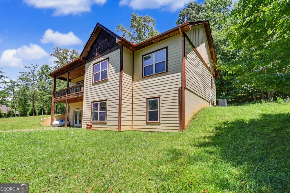 2057 Gallatin RD Young Harris, GA 30582