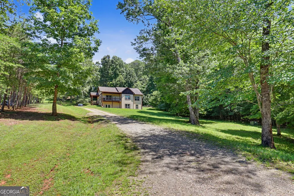 2057 Gallatin RD Young Harris, GA 30582
