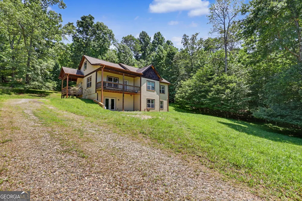 2057 Gallatin RD Young Harris, GA 30582