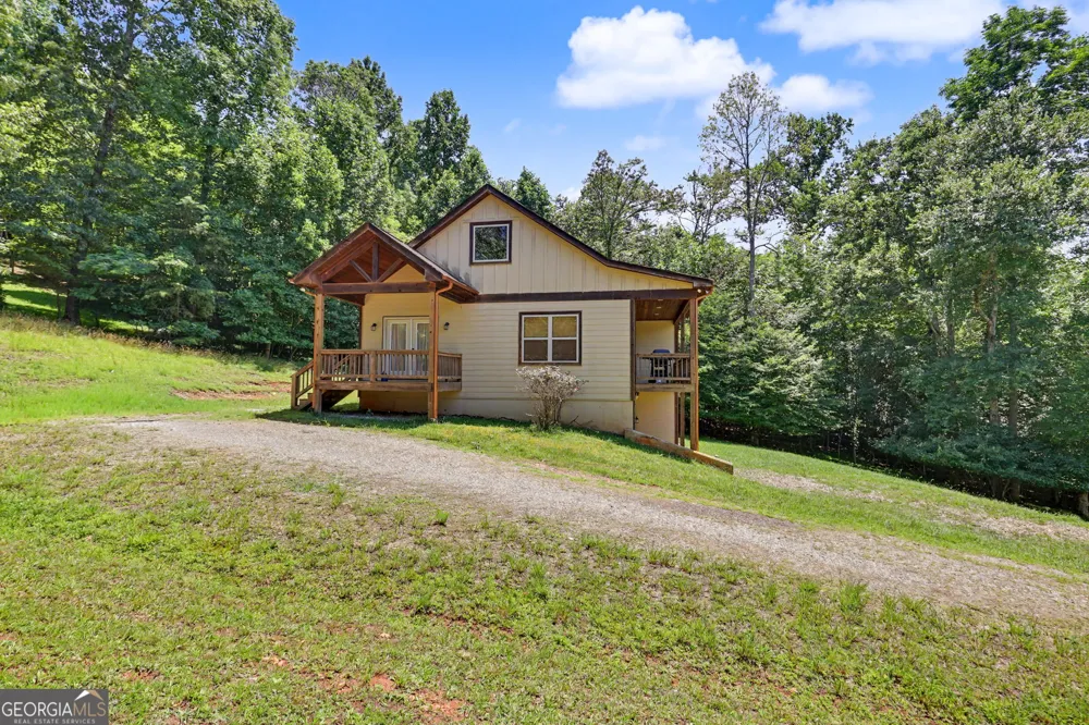 2057 Gallatin RD Young Harris, GA 30582