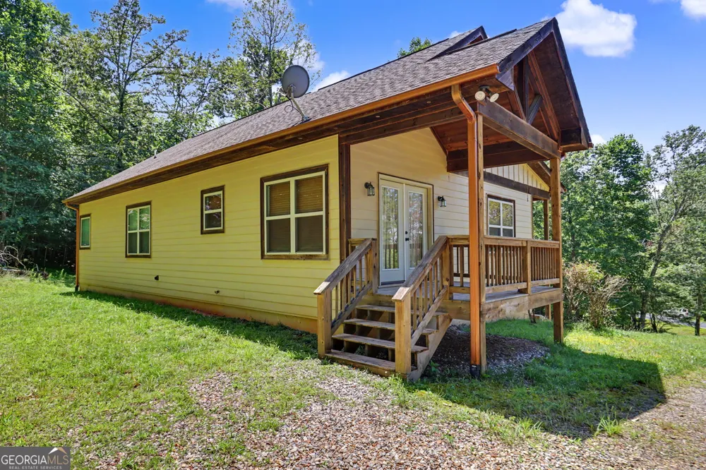2057 Gallatin RD Young Harris, GA 30582