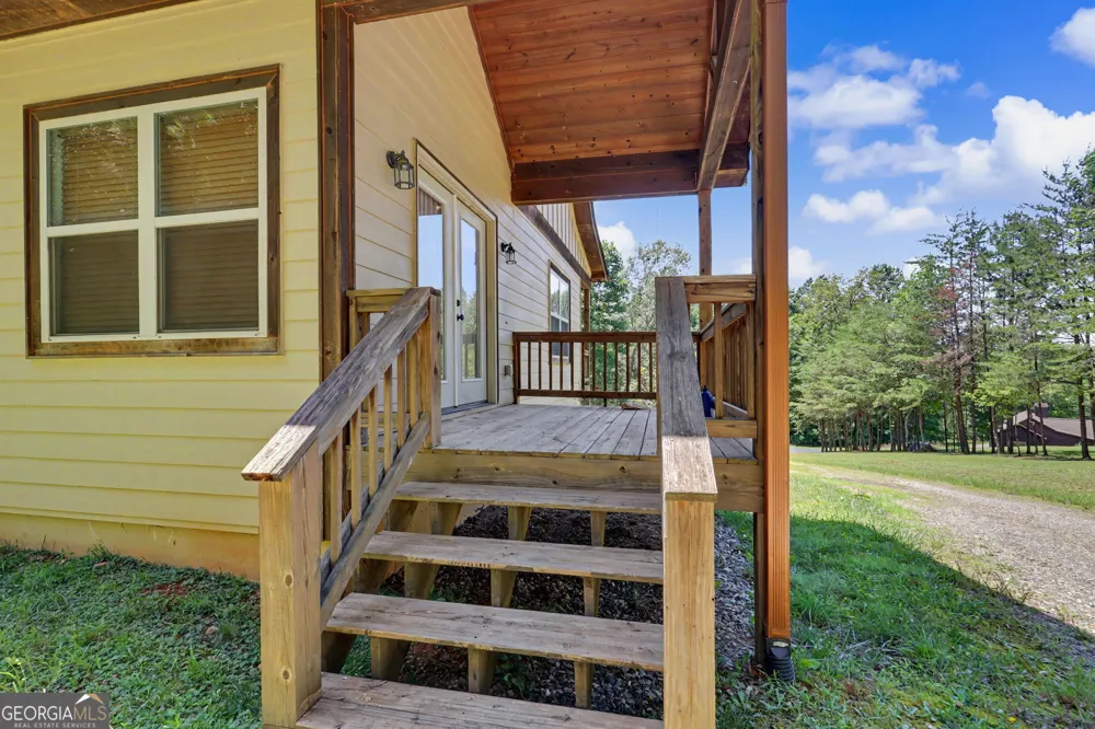 2057 Gallatin RD Young Harris, GA 30582