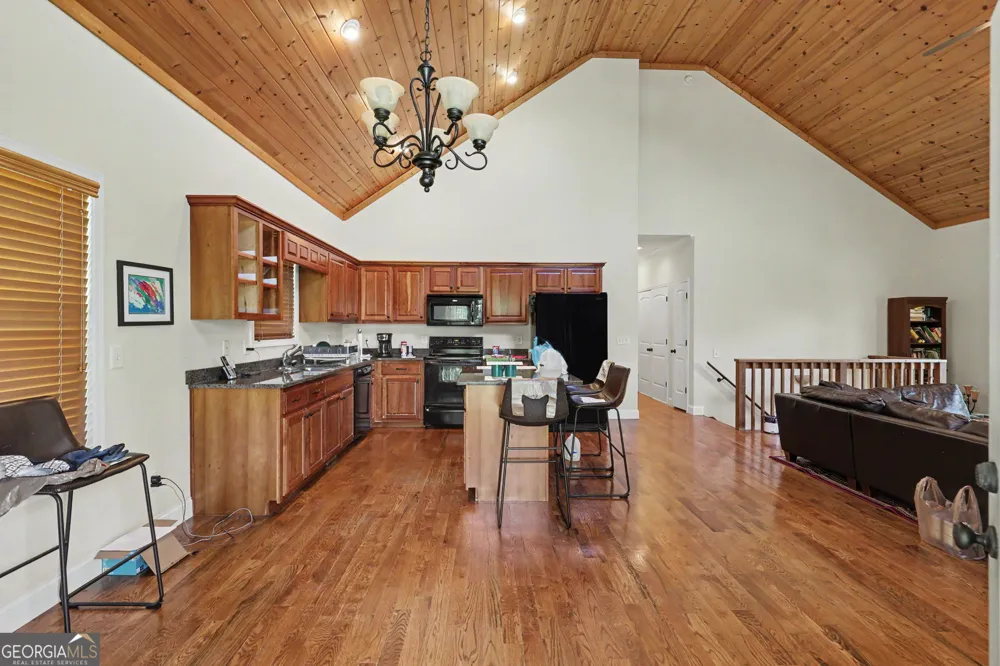 2057 Gallatin RD Young Harris, GA 30582