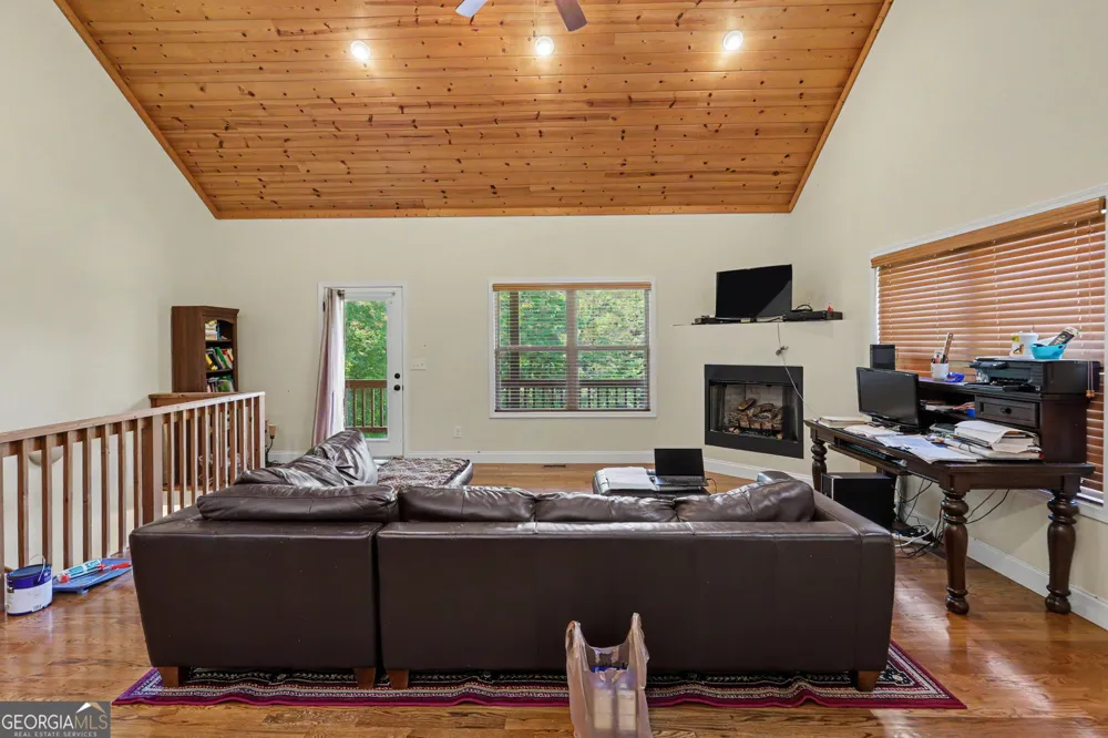 2057 Gallatin RD Young Harris, GA 30582