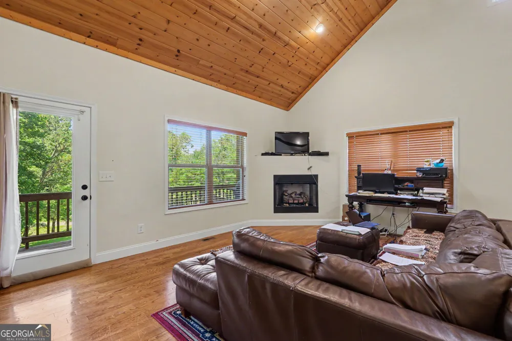 2057 Gallatin RD Young Harris, GA 30582