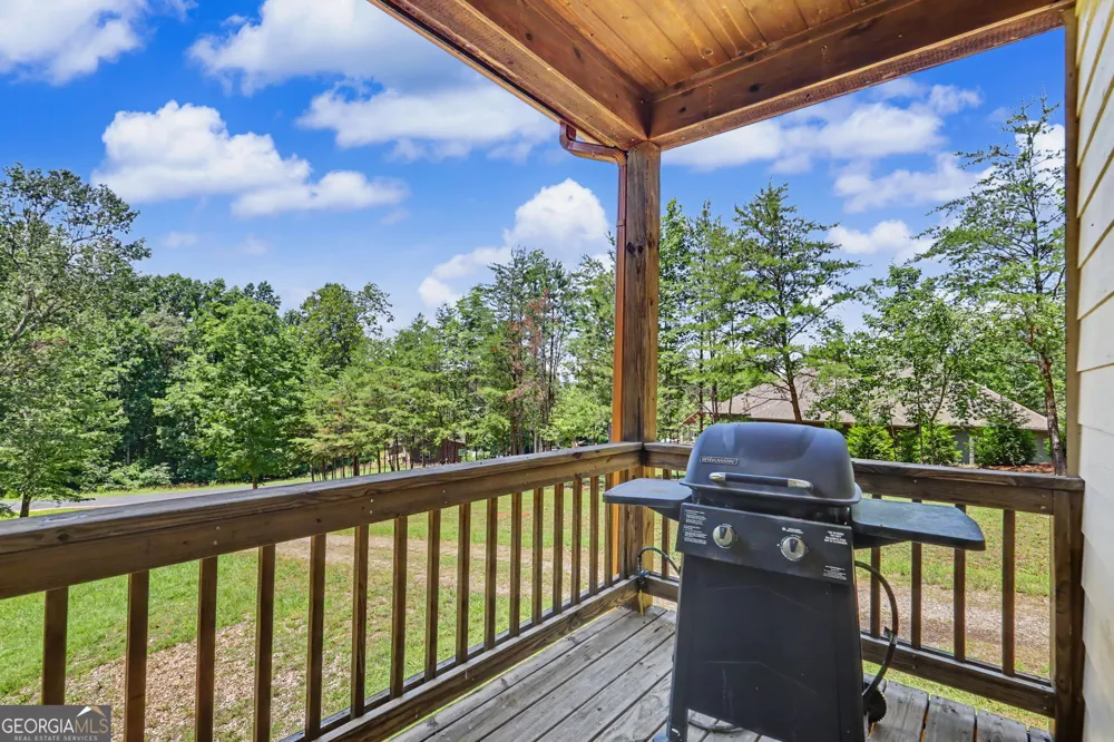 2057 Gallatin RD Young Harris, GA 30582