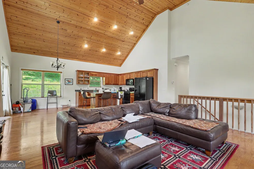 2057 Gallatin RD Young Harris, GA 30582