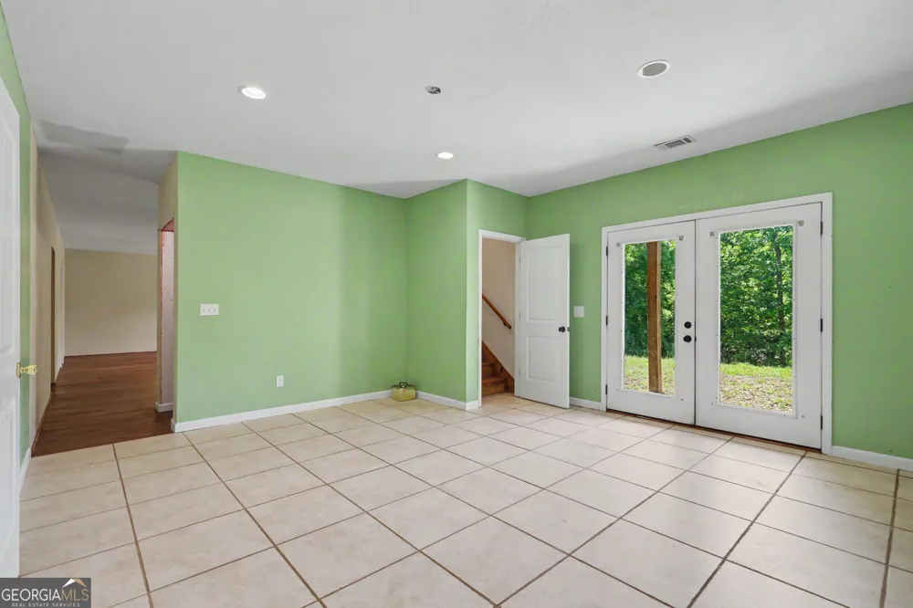 2057 Gallatin RD Young Harris, GA 30582