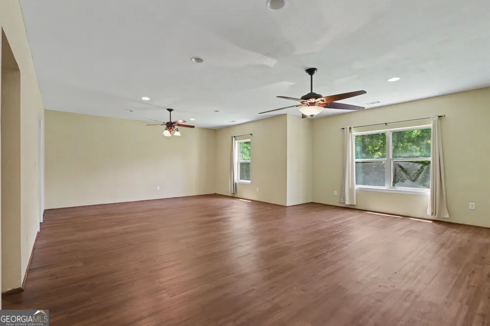 2057 Gallatin RD Young Harris, GA 30582
