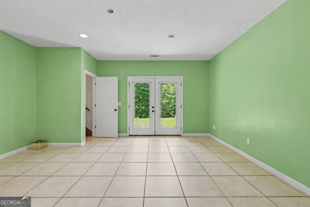2057 Gallatin RD Young Harris, GA 30582