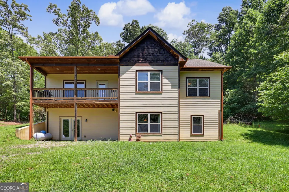 2057 Gallatin RD Young Harris, GA 30582