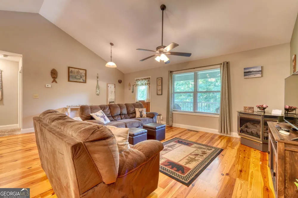 2270 Valley View DR Hiawassee, GA 30546
