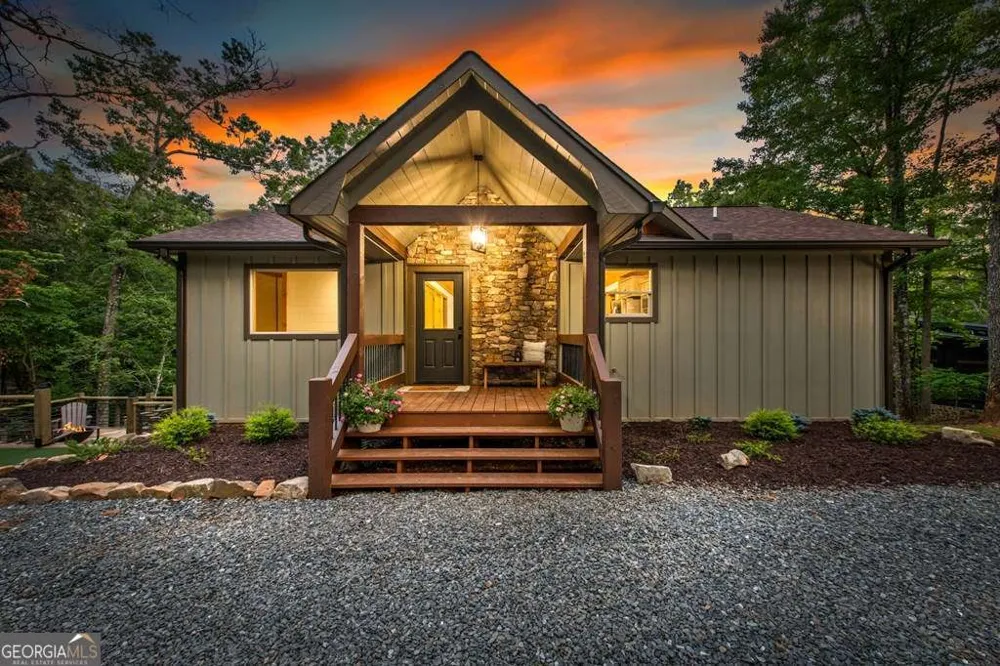 241 Wolf Creek Mountain RD Mineral Bluff, GA 30559
