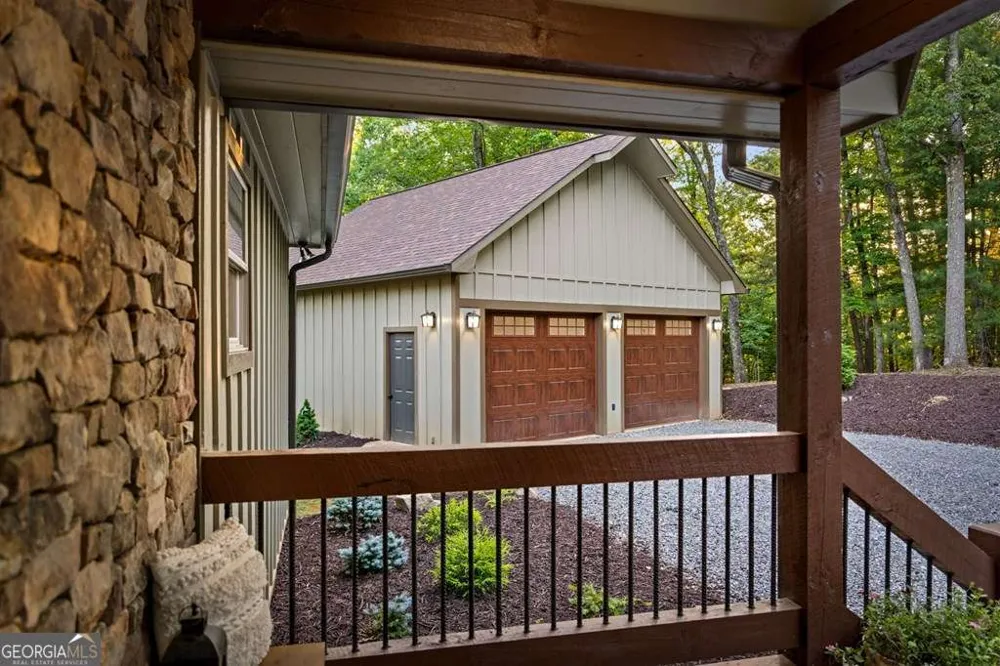 241 Wolf Creek Mountain RD Mineral Bluff, GA 30559