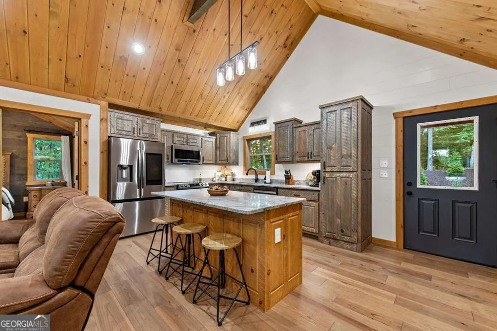 241 Wolf Creek Mountain RD Mineral Bluff, GA 30559