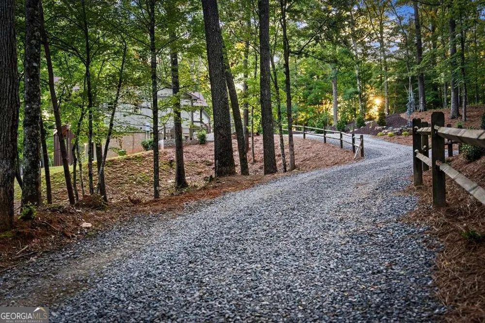 241 Wolf Creek Mountain RD Mineral Bluff, GA 30559