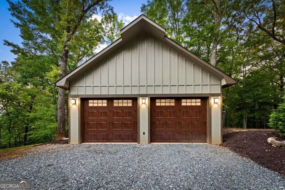 241 Wolf Creek Mountain RD Mineral Bluff, GA 30559