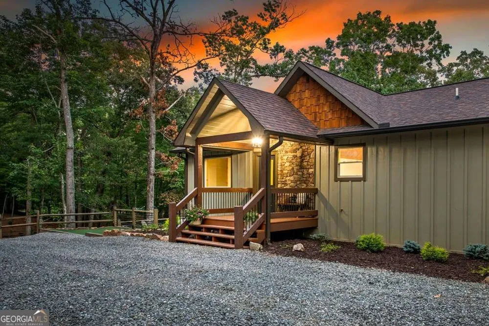 241 Wolf Creek Mountain RD Mineral Bluff, GA 30559