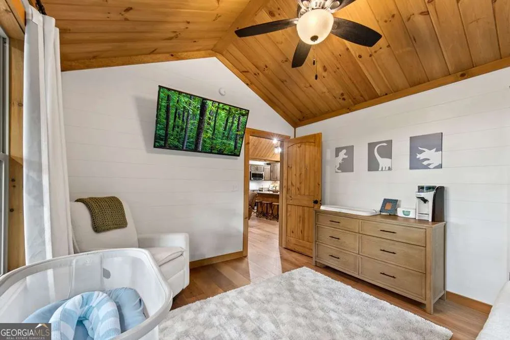 241 Wolf Creek Mountain RD Mineral Bluff, GA 30559