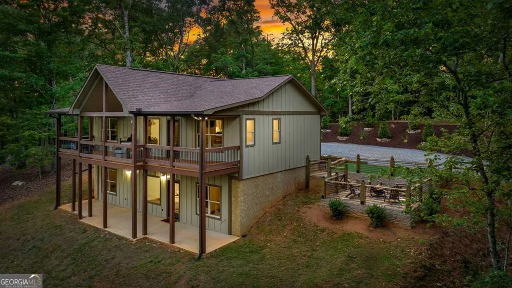241 Wolf Creek Mountain RD Mineral Bluff, GA 30559