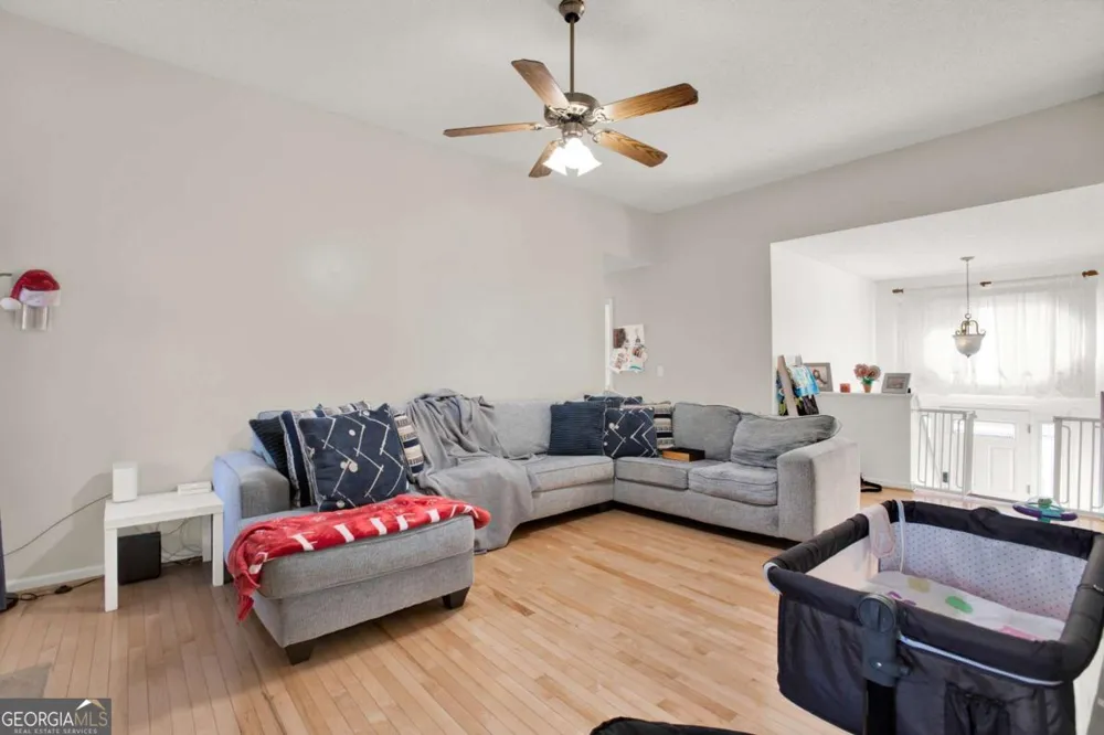 101 Twin Oaks DR Calhoun, GA 30701