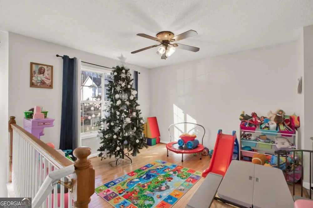 101 Twin Oaks DR Calhoun, GA 30701
